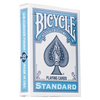 Eine Bicycle Color Series Breeze Kartenschachtel steht mit sichtbarer Vorderseite vor einem weißem Hintergrund.