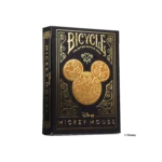 Eine Bicycle Ultimate Bicycle Disney Mickey Mouse Black and Gold Kartenschachtel steht mit sichtbarer Vorderseite vor einem weißem Hintergrund.