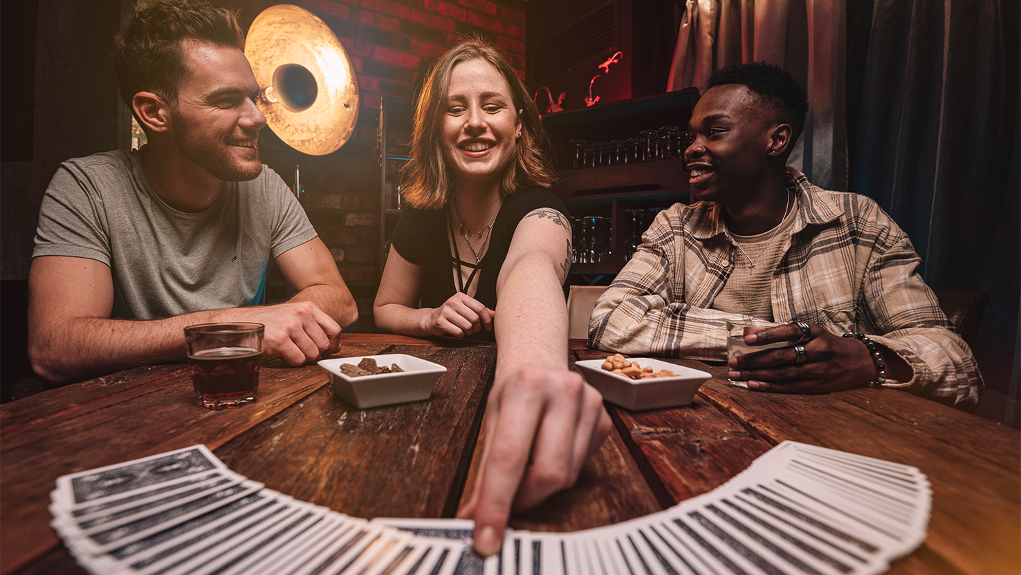 Ein Kartenspiel. Tausend Möglichkeiten.