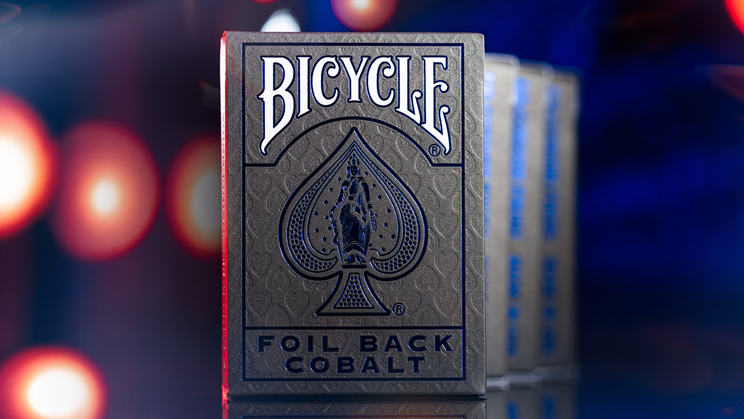 Das hochwertige Metal Luxe Cobalt mit dem Rider Back zählen wir zu unseren besten Kartenspielen aller Zeiten.